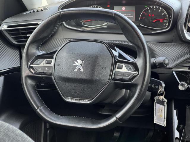 Peugeot 2008 image 9