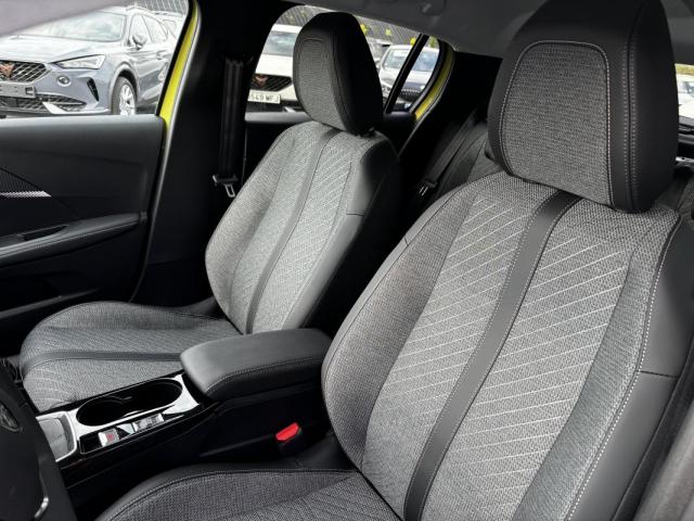 Peugeot 208 image 6