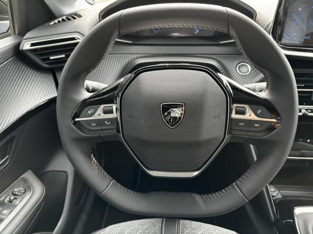 Peugeot 208 image 7