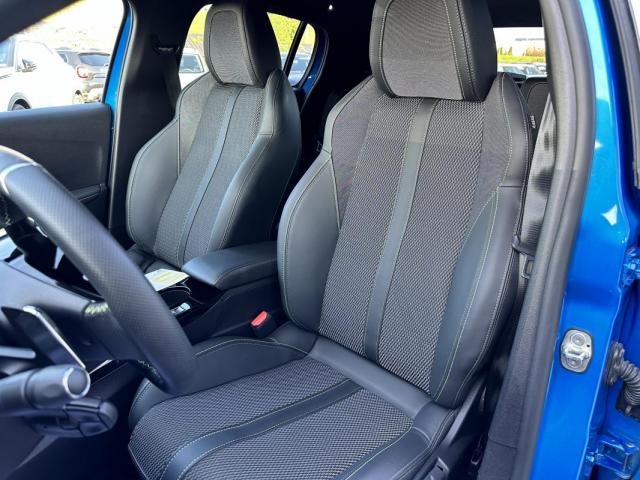Peugeot 208 image 8