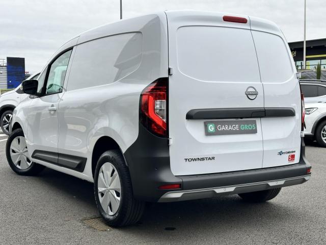 Nissan Townstar image 4