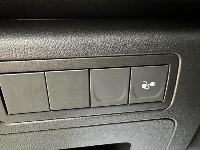 Nissan Townstar image 4