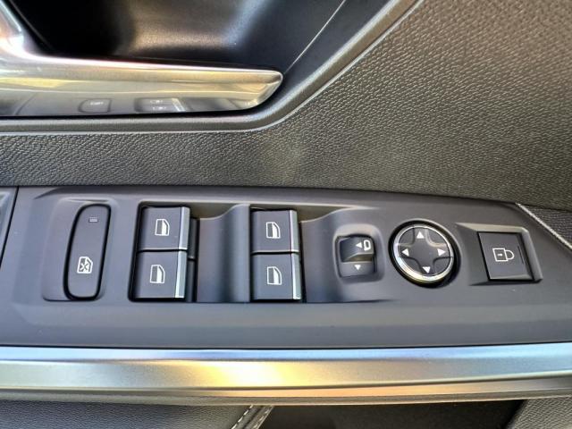 Peugeot 5008 image 2