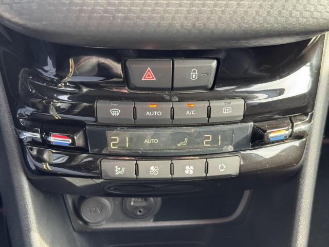 Peugeot 2008 image 2