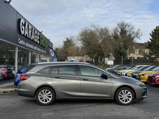 Opel Astra Sports Tourer image 9