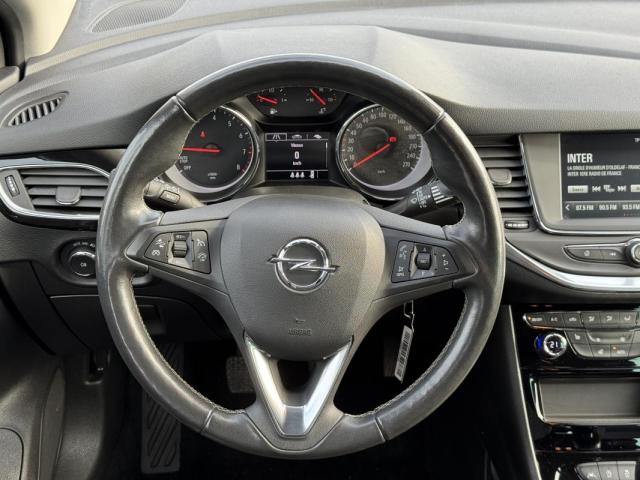 Opel Astra Sports Tourer image 4