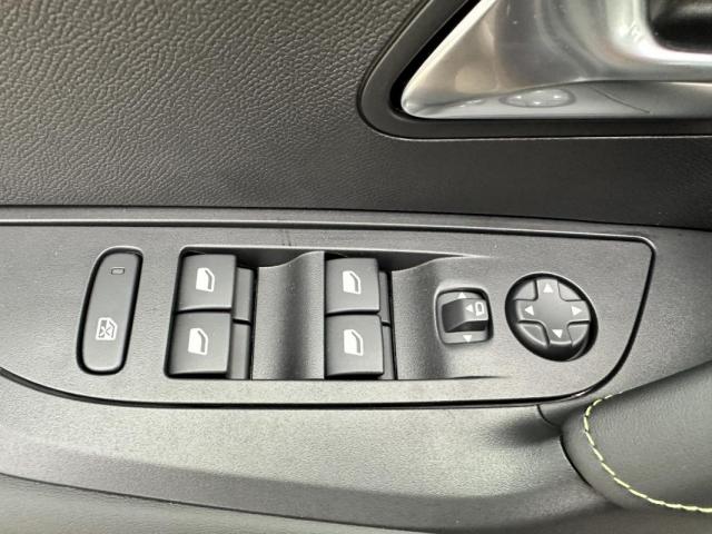 Peugeot 2008 image 9