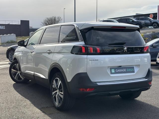 Peugeot 5008 image 9