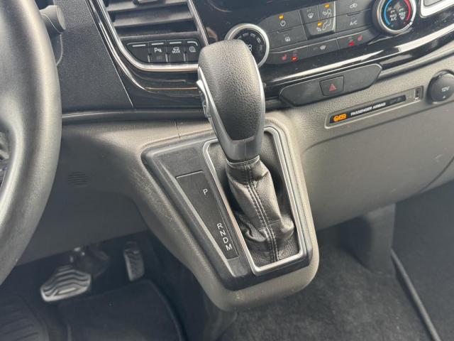 Ford Transit Custom image 2