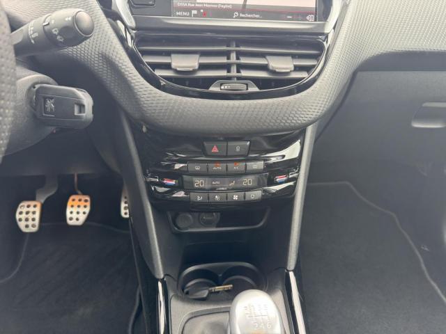 Peugeot 2008 image 3