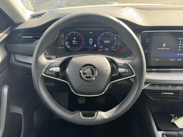 Skoda Octavia image 6