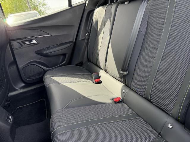 Peugeot 2008 image 9