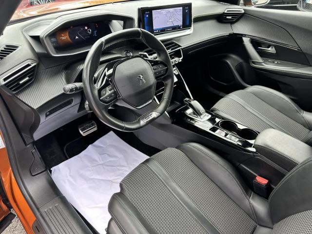 Peugeot 2008 image 8