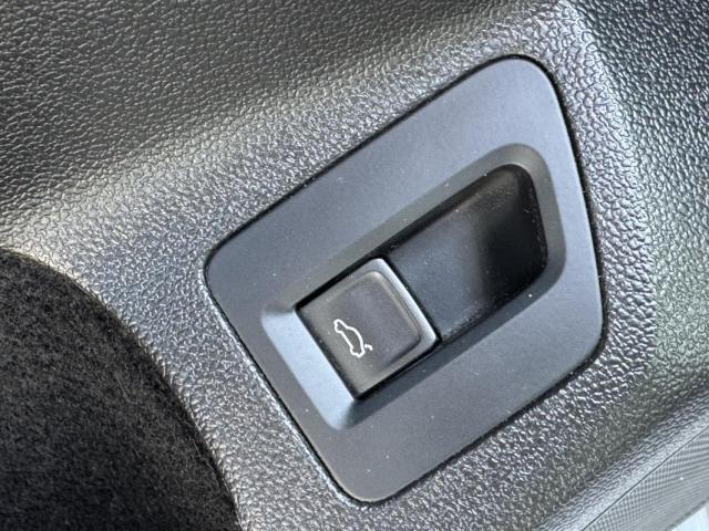 Volkswagen Passat Sw image 2