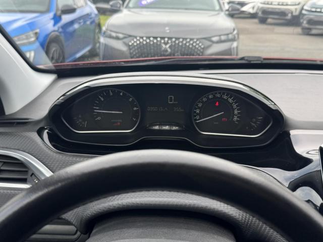 Peugeot 2008 image 2