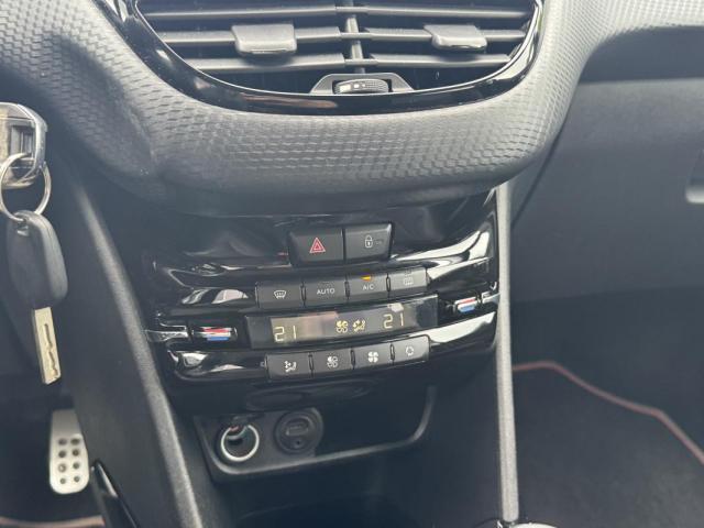 Peugeot 2008 image 3