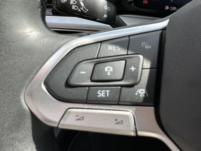 Volkswagen Golf image 9
