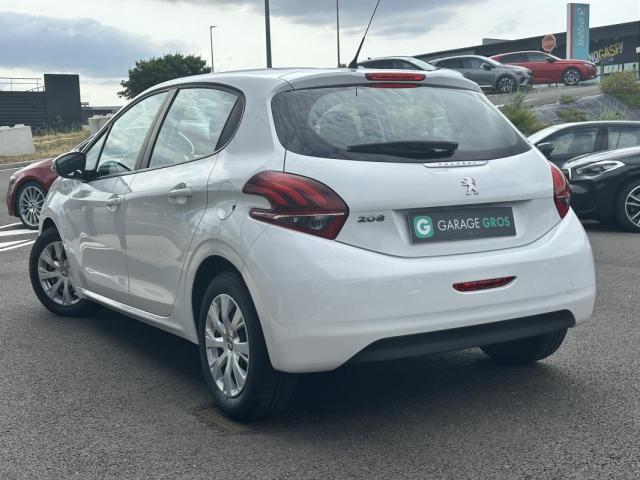Peugeot 208 image 6