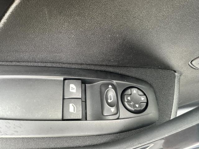 Peugeot 208 image 1