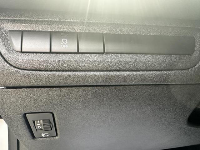 Peugeot 208 image 2