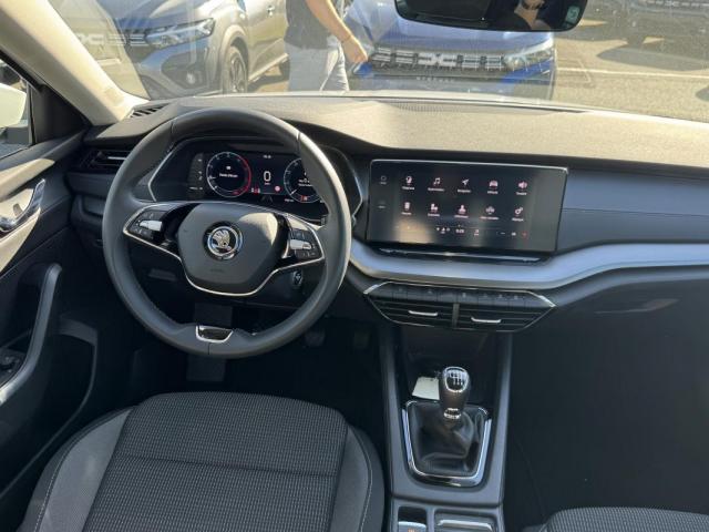 Skoda Octavia image 2