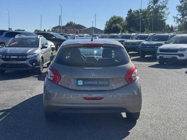 Peugeot 208 image 7