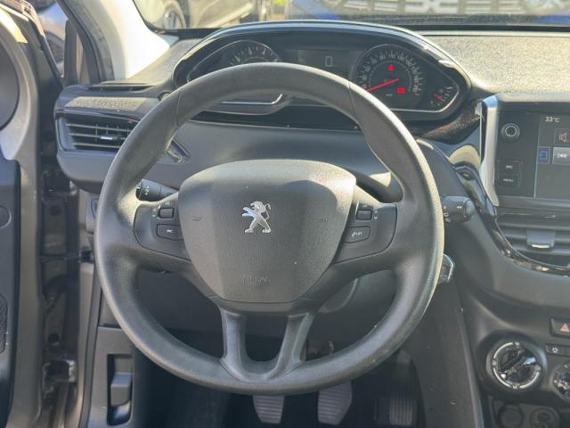 Peugeot 208 image 3