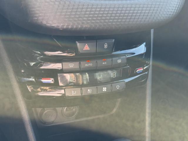Peugeot 2008 image 2