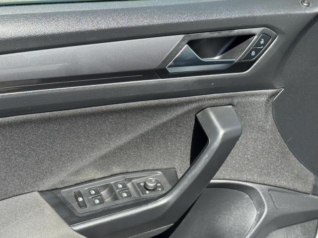Volkswagen T-Roc image 5