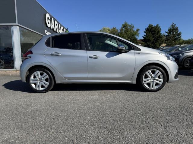 Peugeot 208 image 9