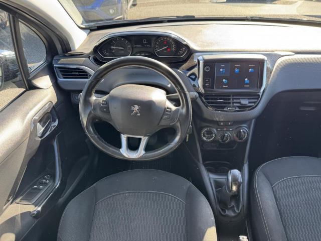 Peugeot 208 image 7