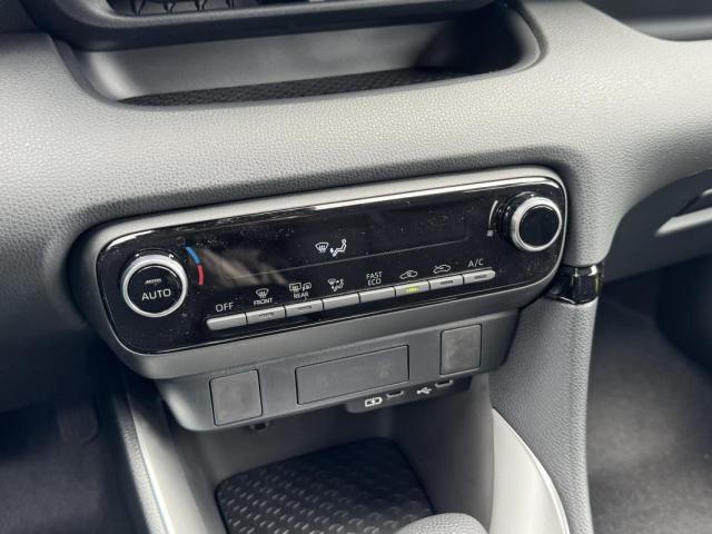 Toyota Yaris image 3