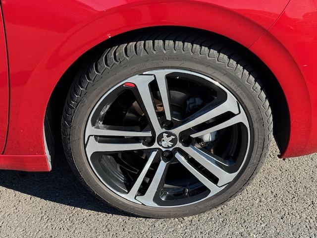 Peugeot 208 image 2
