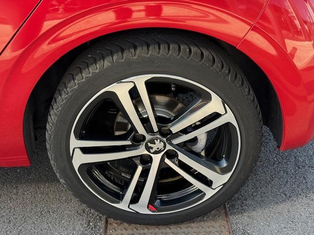 Peugeot 208 image 8