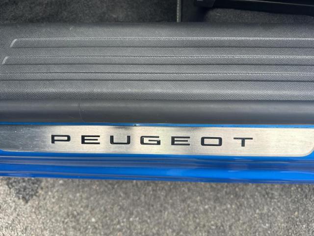 Peugeot 2008 image 8