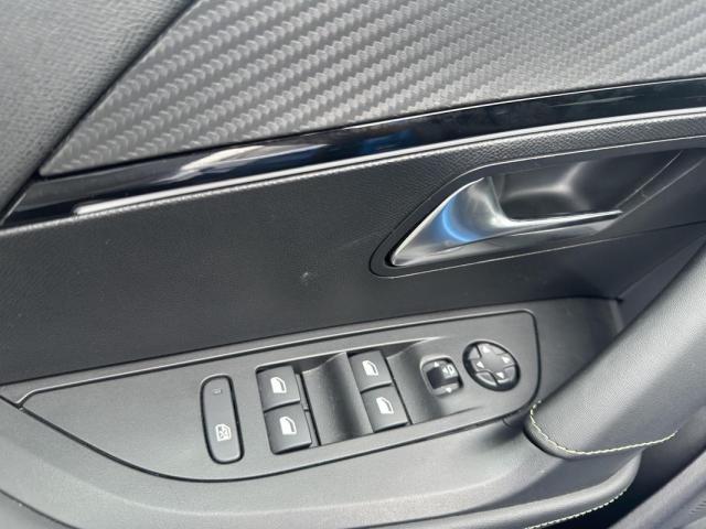Peugeot 2008 image 7