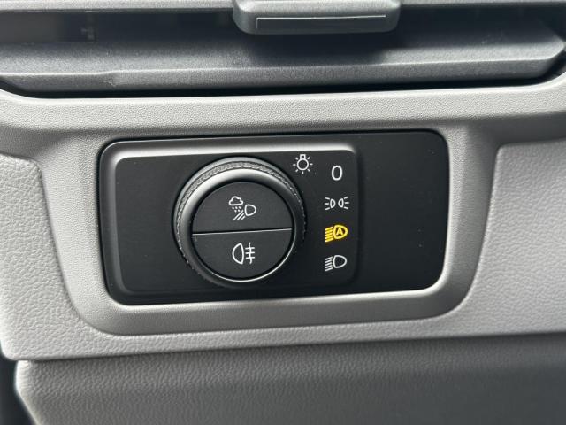 Volkswagen Transporter image 2