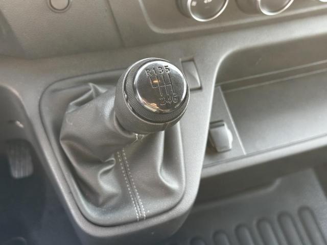 Renault Master image 2