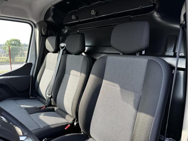 Renault Master image 1
