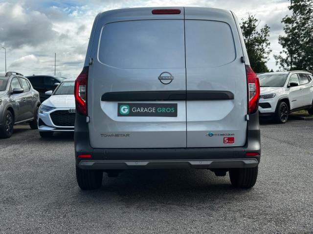 Nissan Townstar image 2