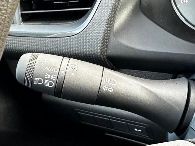 Nissan Townstar image 6