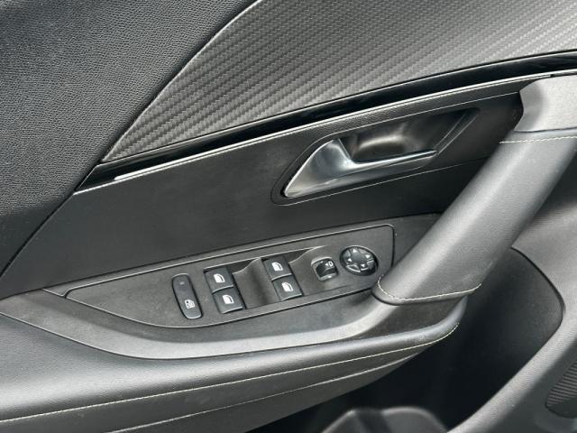 Peugeot 2008 image 6