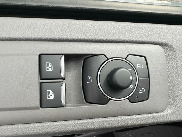 Volkswagen Transporter image 5