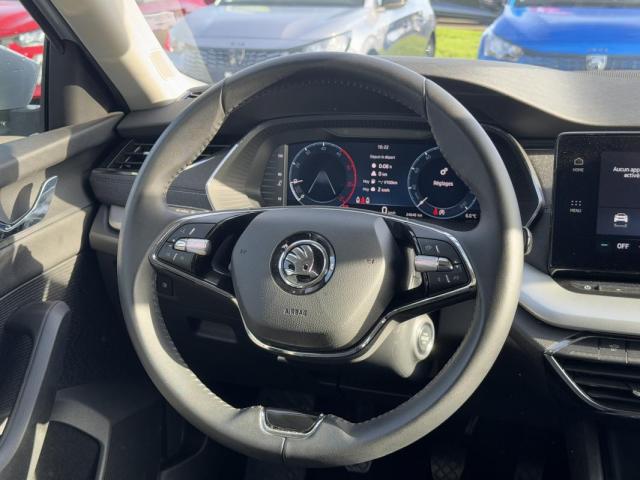 Skoda Octavia image 2