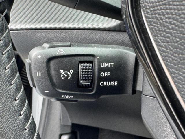 Peugeot 208 image 2