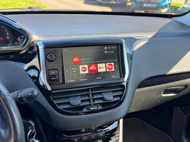 Peugeot 2008 image 2