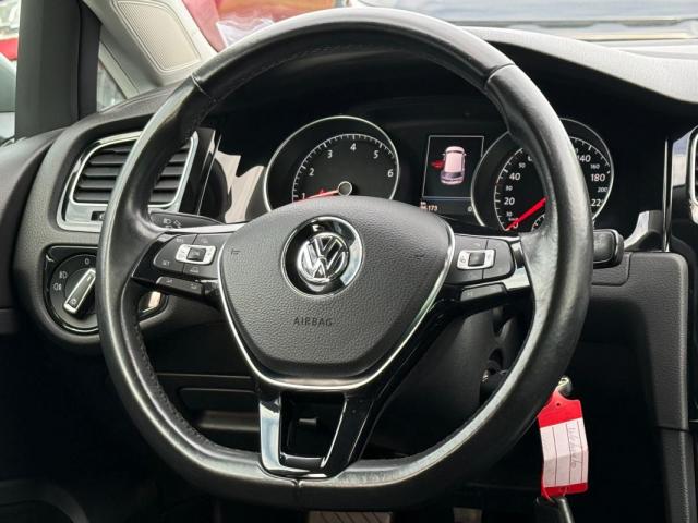 Volkswagen Golf image 9
