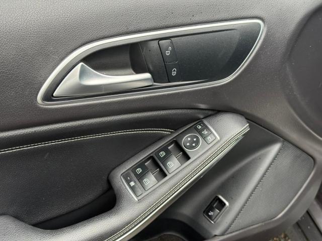 Mercedes Benz Gla image 9