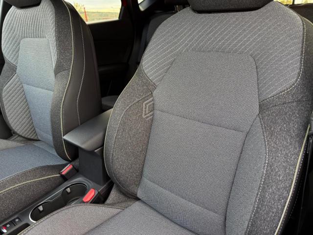 Renault Captur image 2