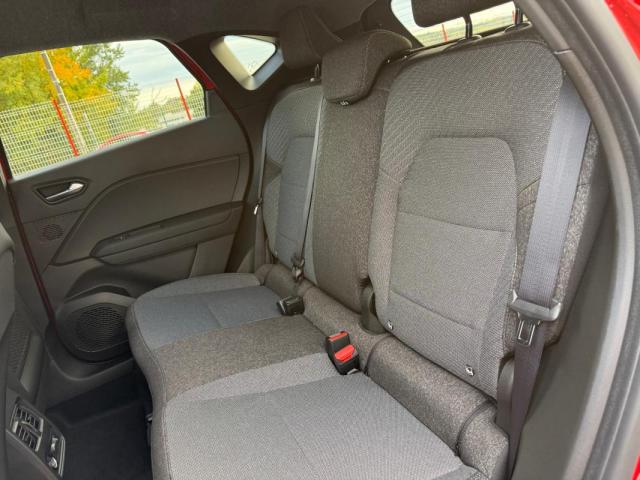 Renault Captur image 1